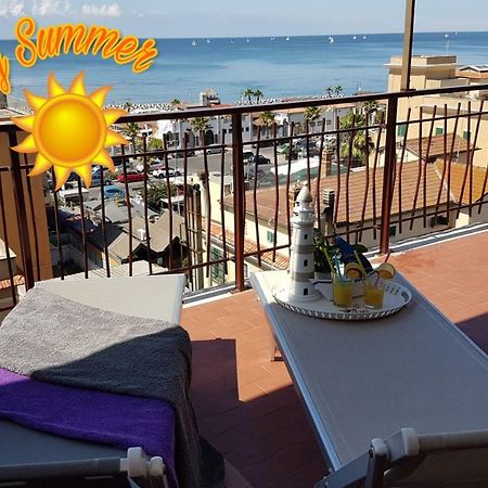 Mary'S Penthouse Lejlighed Lido di Ostia Eksteriør billede