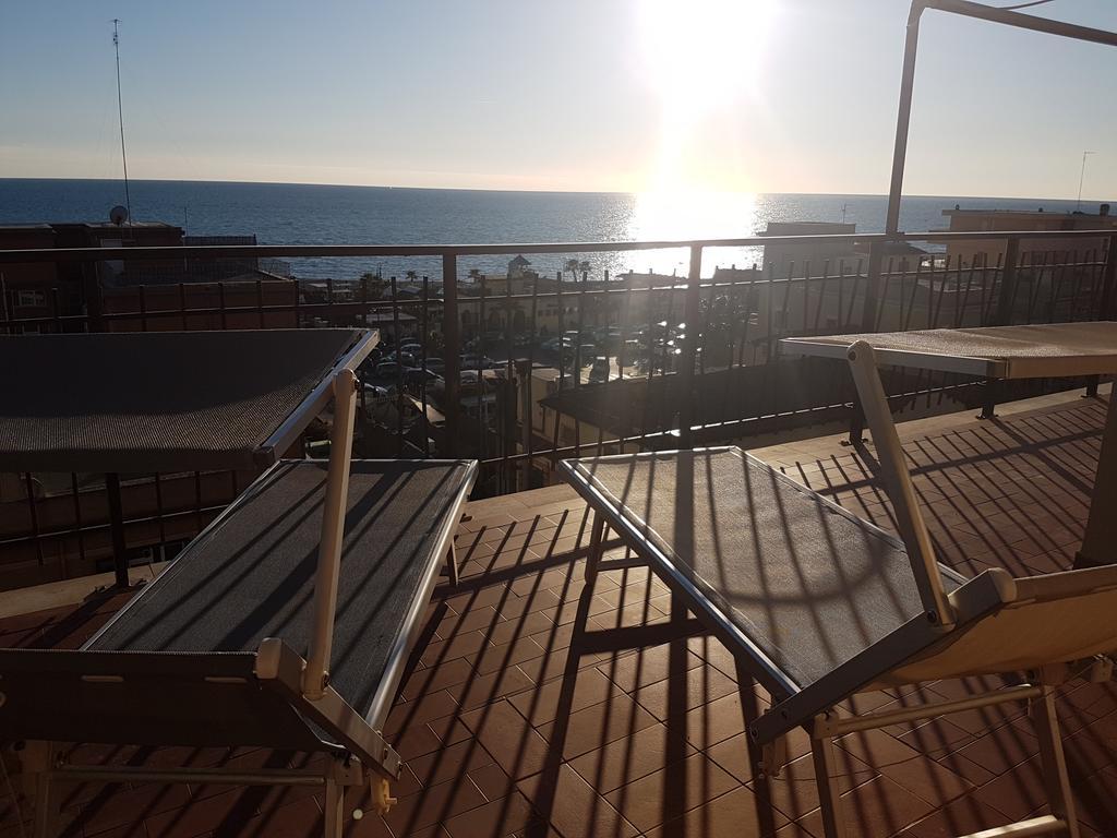 Mary'S Penthouse Lejlighed Lido di Ostia Eksteriør billede