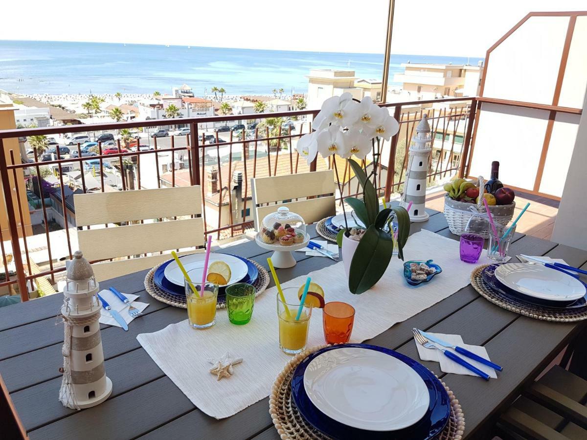 Mary'S Penthouse Lejlighed Lido di Ostia Eksteriør billede
