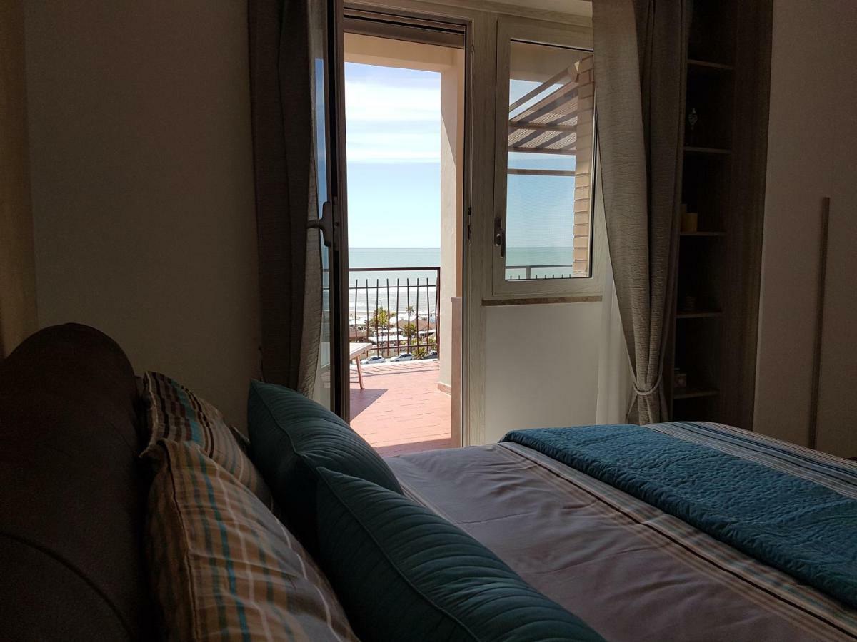 Mary'S Penthouse Lejlighed Lido di Ostia Eksteriør billede